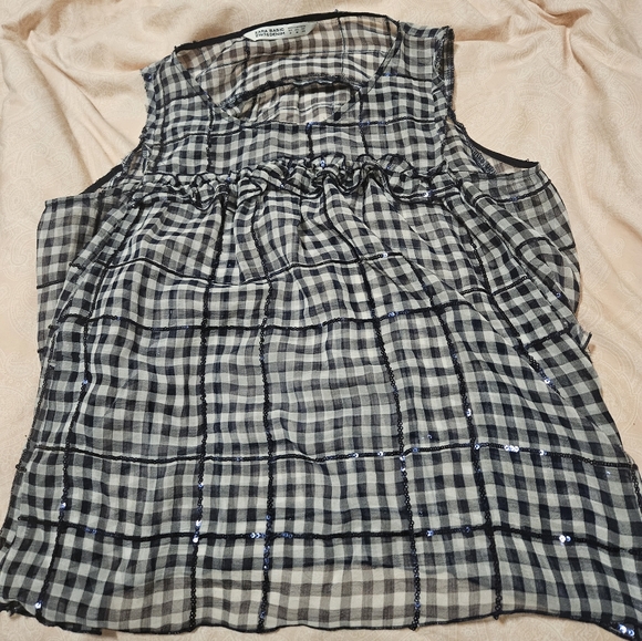 Woman's tank top. Zara. Size medium dark blue and white with dark blue sequins - Picture 2 of 2